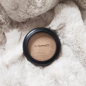 MAC EXTRA DIMENSION SKINFINISH: Whisper Of Gilt